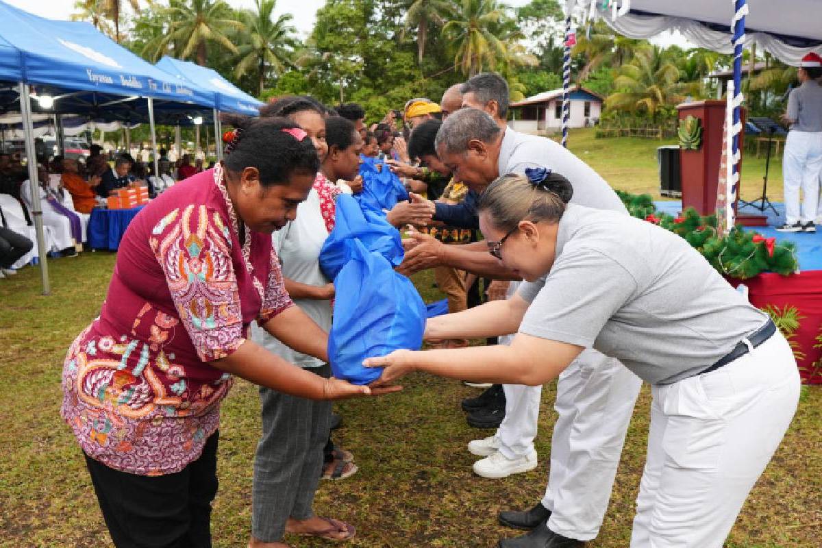 Tzu Chi Biak Hadirkan Natal Penuh Kepedulian
