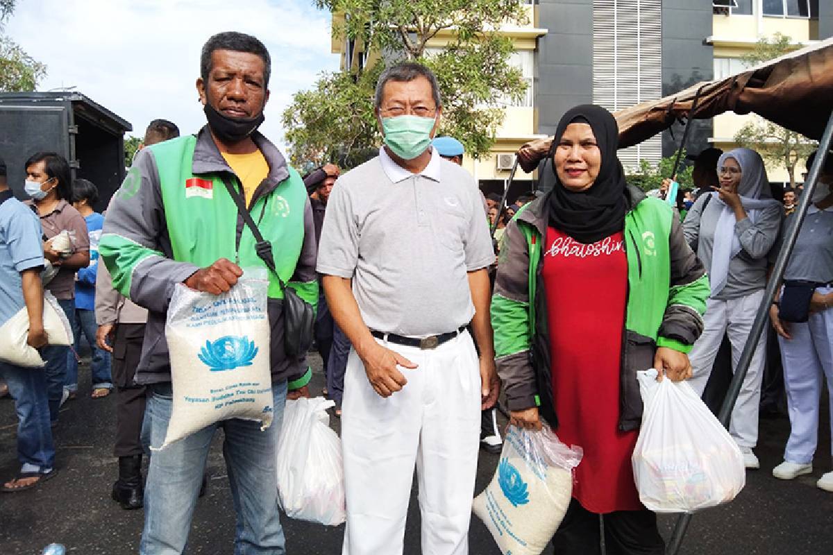 Berbagi Kasih Lewat 5.000 Paket Sembako