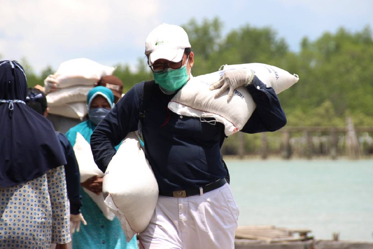 Membantu Masyarakat Karimun Ditengah Pandemi Covid-19  