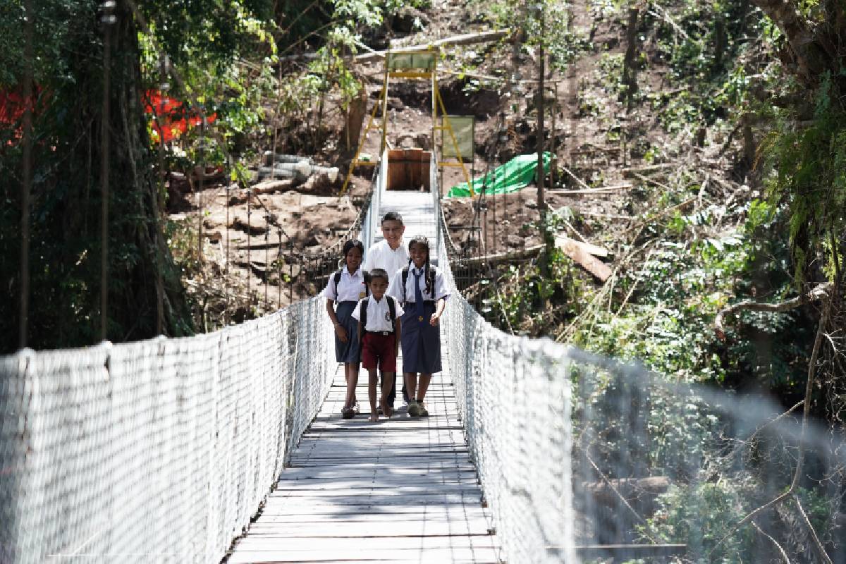 DAAI TV Hadirkan Jembatan Cinta Kasih di Sumba, Ribuan Warga Kini Miliki Akses Aman