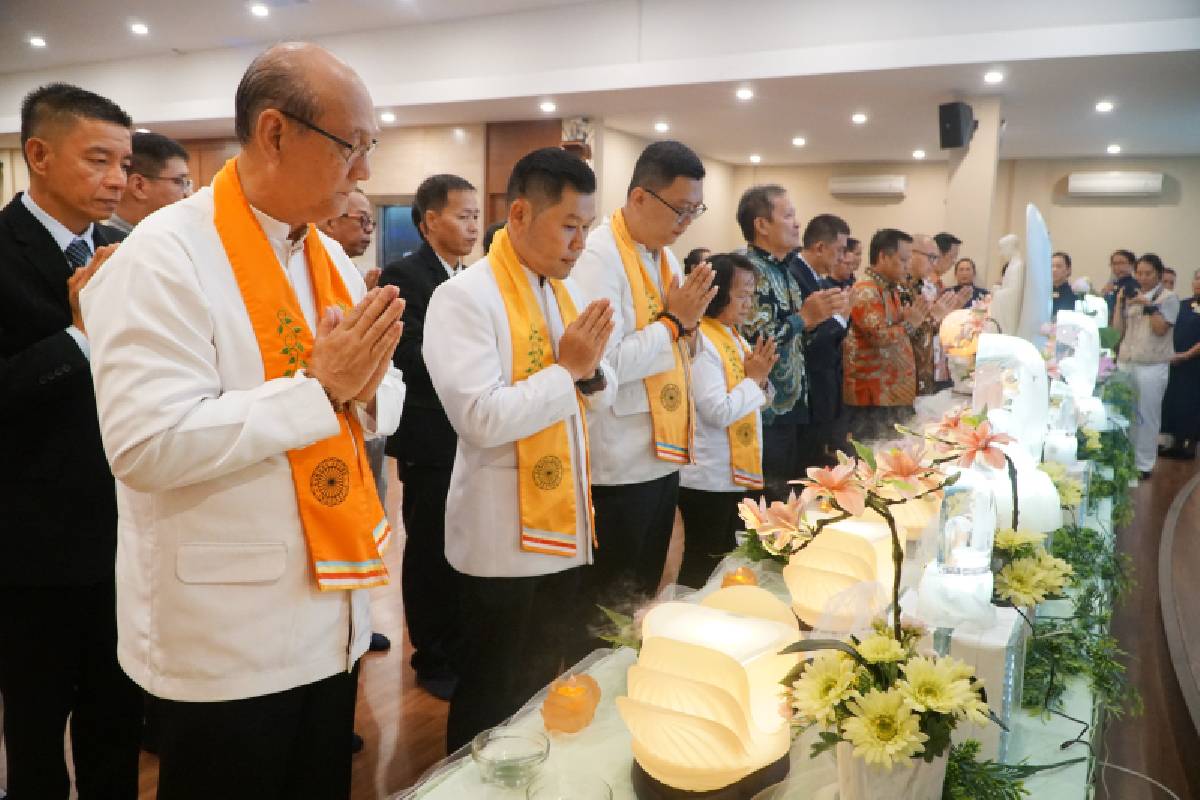 Khidmat dan Menyentuh, Perayaan Waisak 2025 di Tzu Chi Pekanbaru