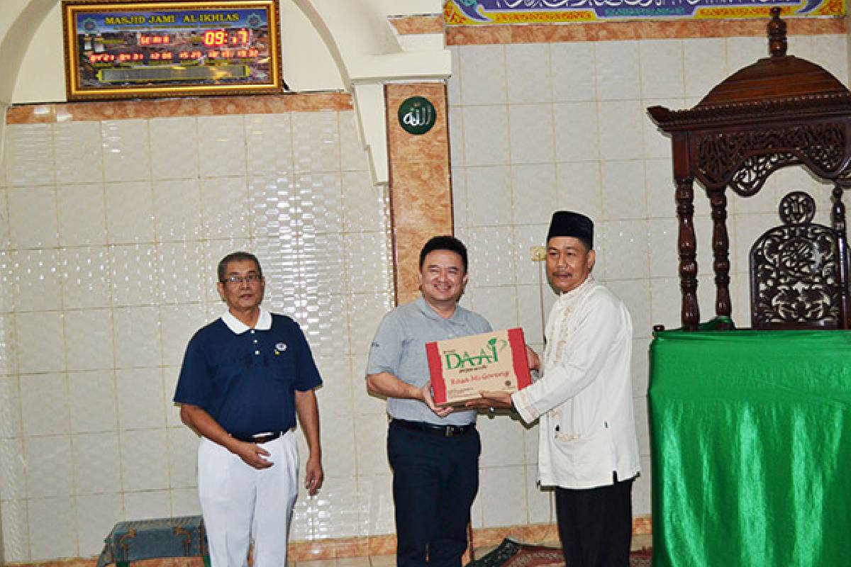 Tzu Chi Bersilaturahmi dengan Warga Muara Baru