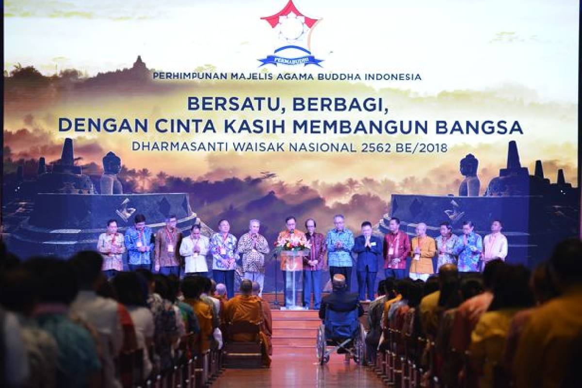 Dharmasanti Waisak Nasional:  Menjaga Kobar Api Pancasila dan Gotong Royong