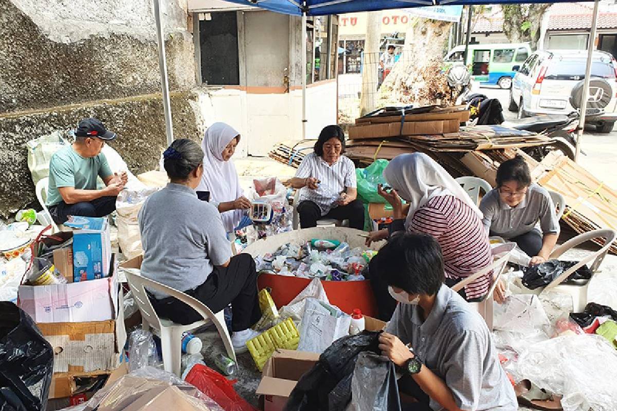 Praktik Daur Ulang di Bogor