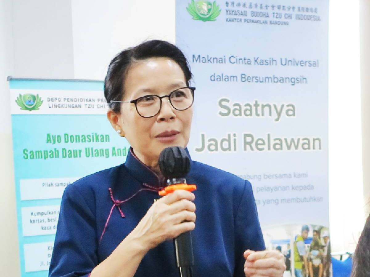 Yanny: Relawan Tzu Chi Bandung