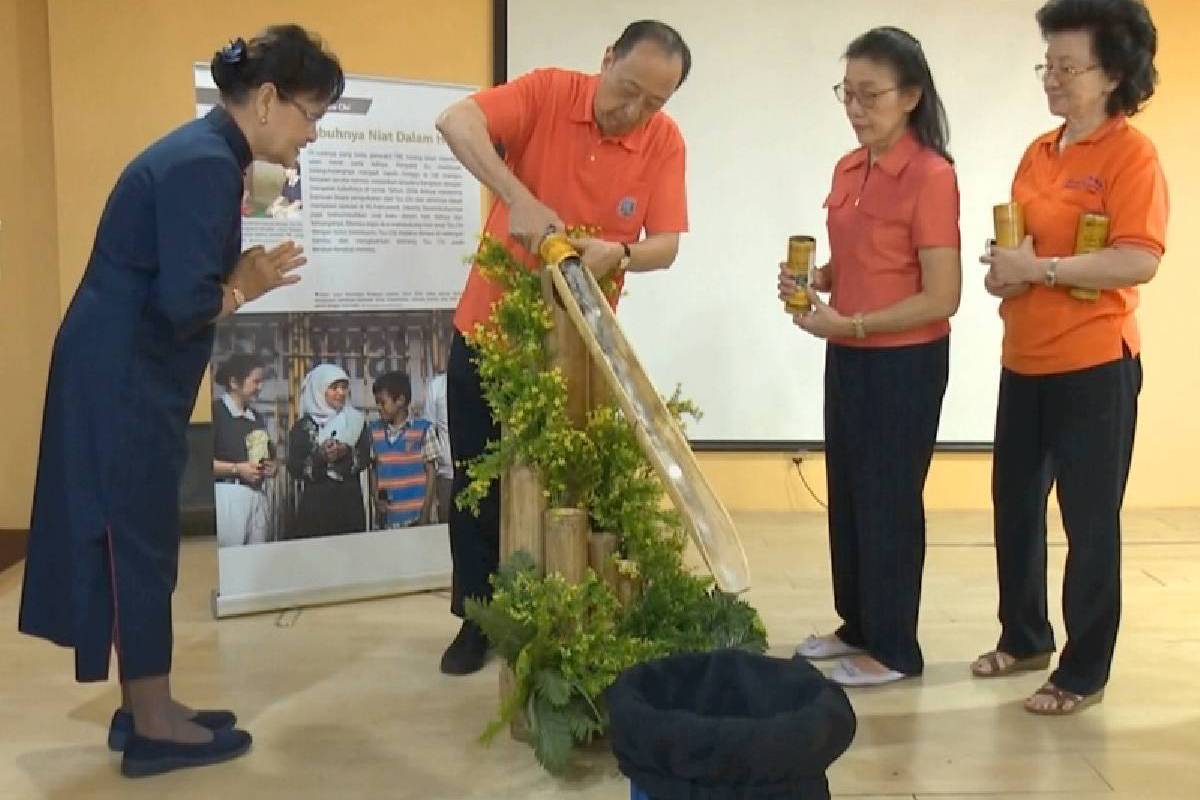 Ceramah Master Cheng Yen: Mengabadikan Jejak-jejak Kebajikan