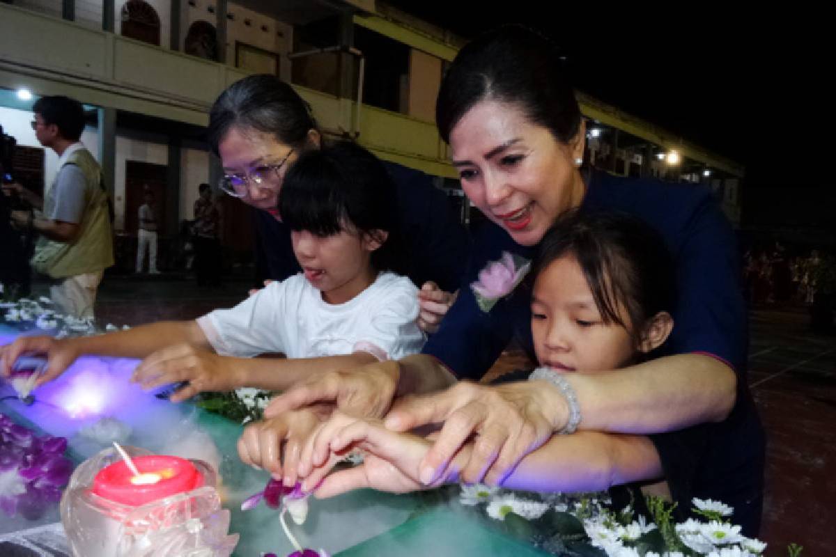 Khidmatnya Doa Bersama Waisak Pertama di Selatpanjang