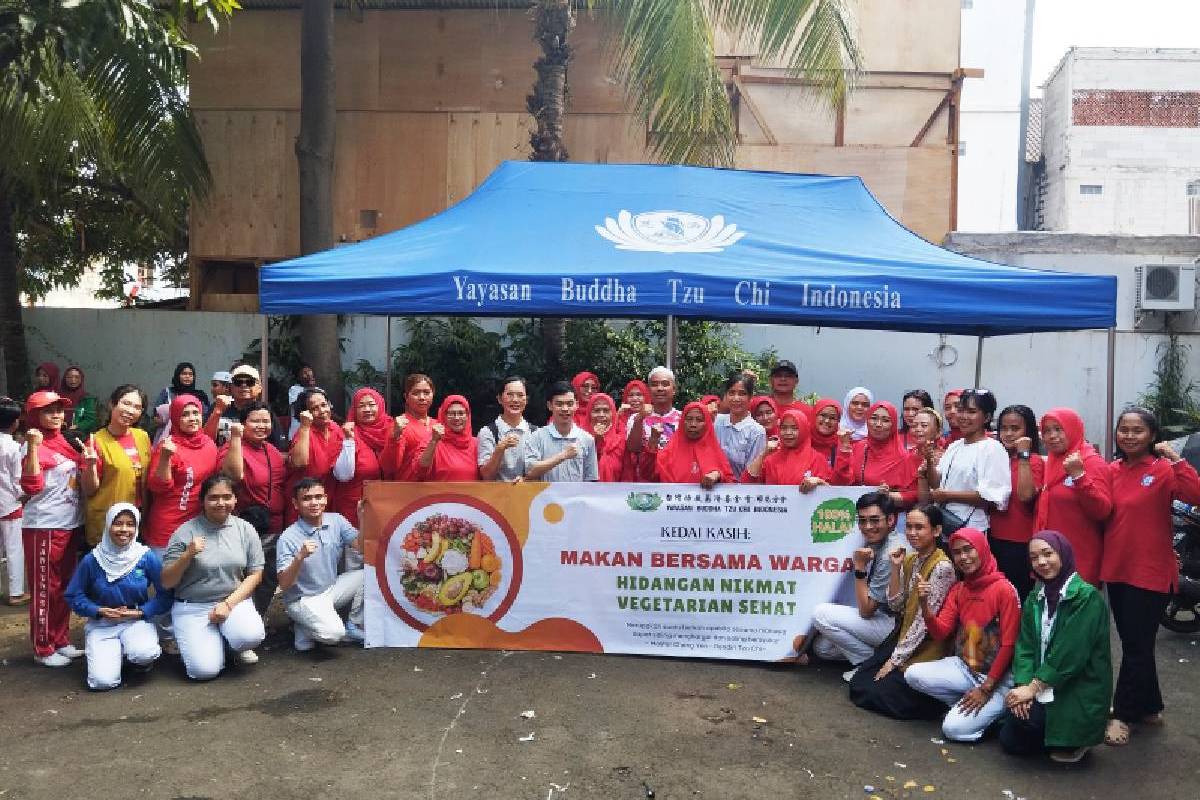Berbagi Kebahagiaan dengan ‘Kedai Kasih’ Makanan Vegetarian