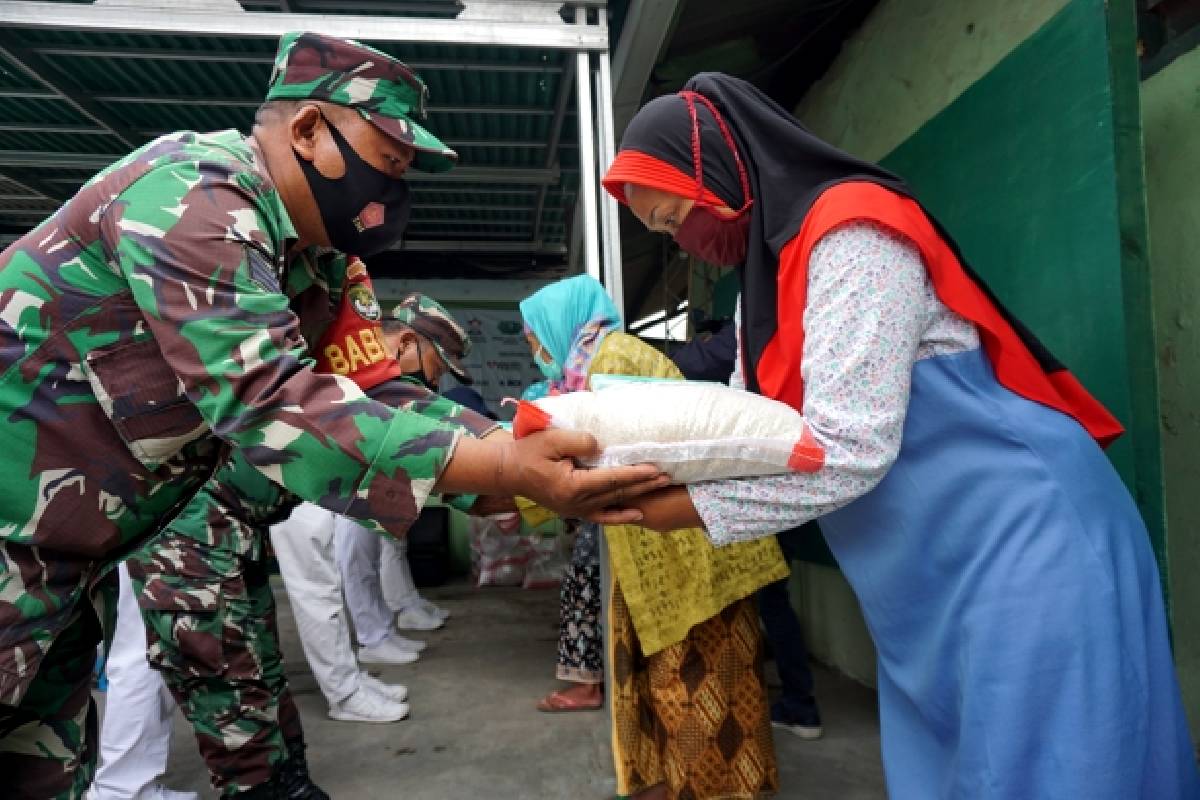 Bantuan Peduli Covid-19 untuk Warga Kedungwaringin, Bekasi