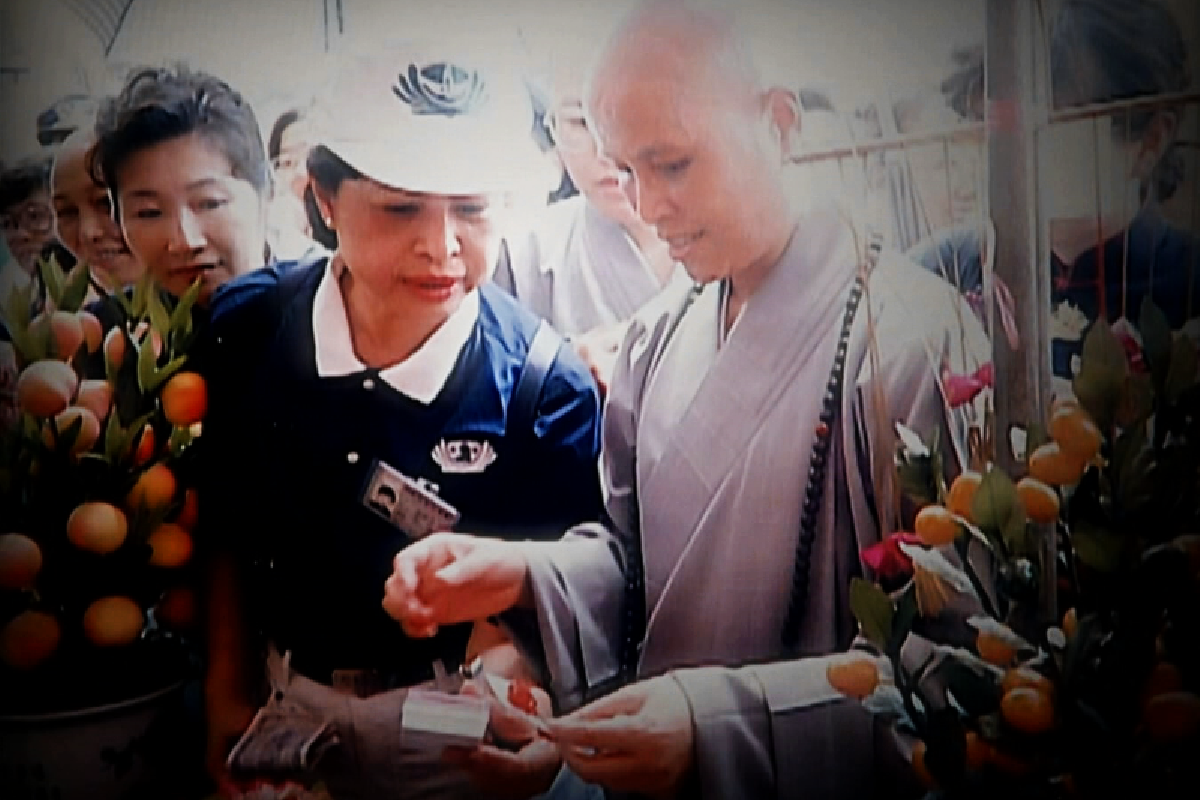 Ceramah Master Cheng Yen: Mendedikasikan Diri dan Kehidupan demi Menjalankan Ikrar