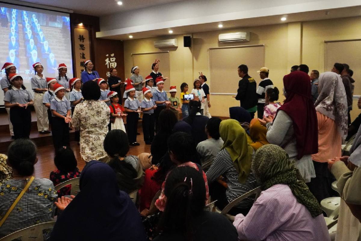 Keceriaan Natal dalam Ramah Tamah Gan En Hu