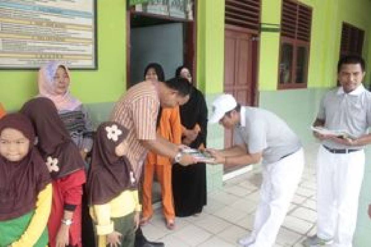 Buku untuk Sekolah di Lampung