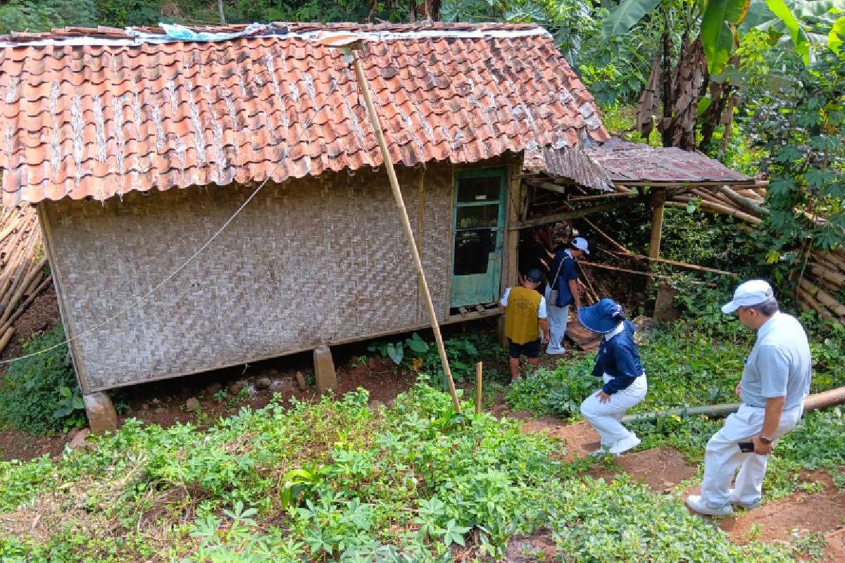 Renovasi Rumah Tidak Layak Huni di Sukabumi: Secercah Harapan Bagi Warga Cisarua