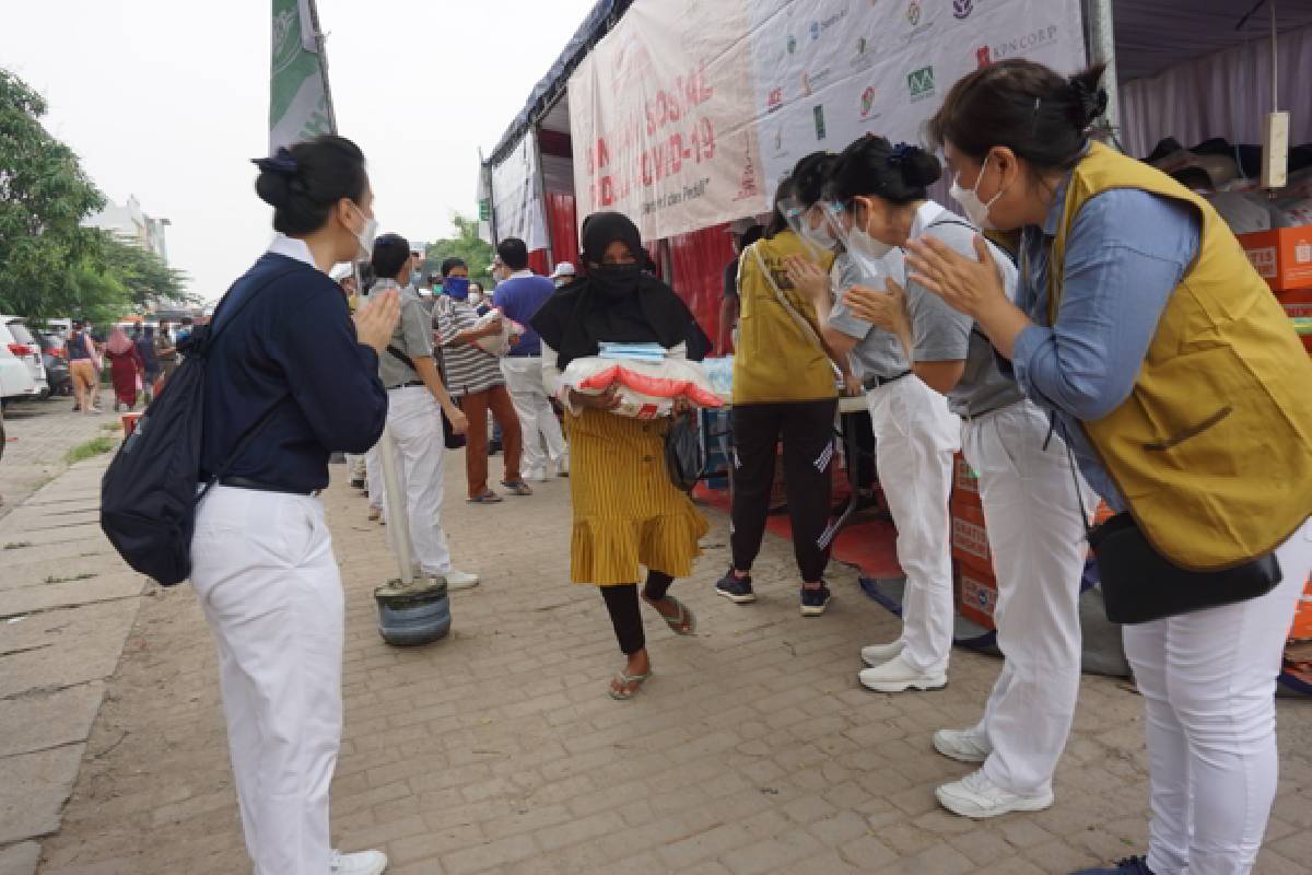Semangat Para Relawan Tzu Chi Berkontribusi Pada Penyaluran Bantuan Sosial Peduli Covid-19