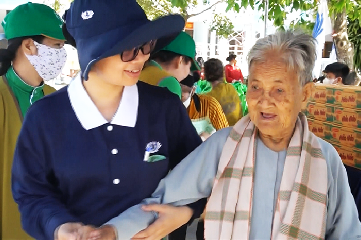 Ceramah Master Cheng Yen: Kebajikan Membawa Sukacita dan Menumbuhkan Hutan Pahala