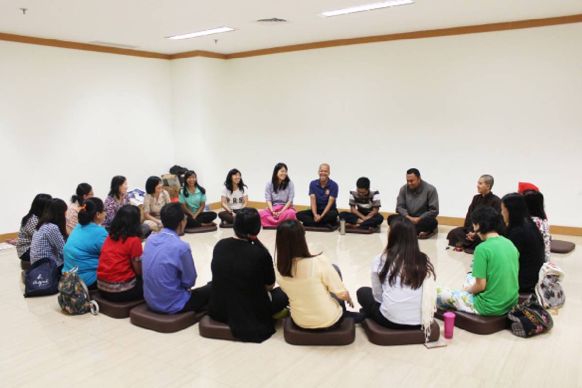 Meditasi dalam Day of Mindfulness