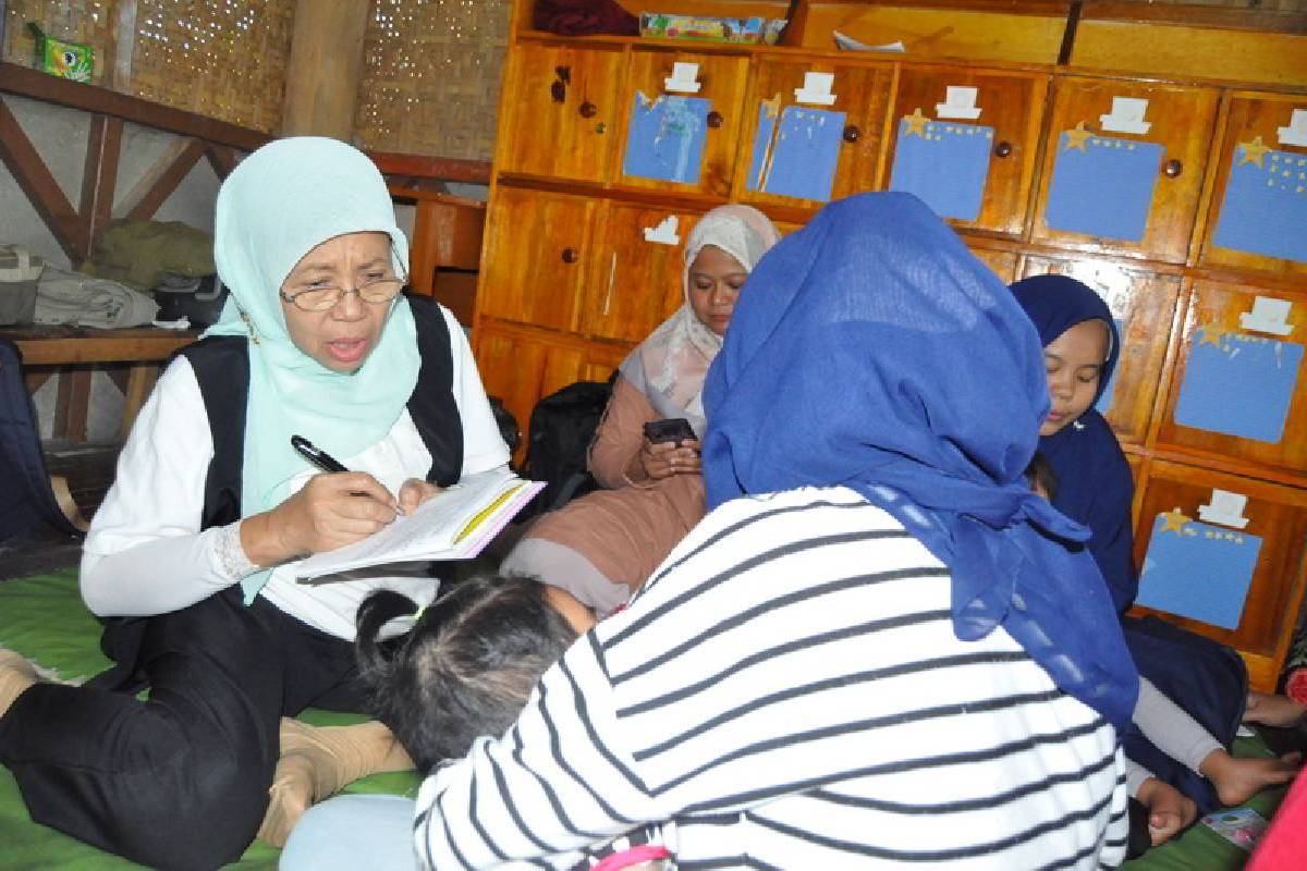 Paket Lebaran 2019: Paket Lebaran untuk Anak-anak Penyandang Disabilitas di Desa Maruyung