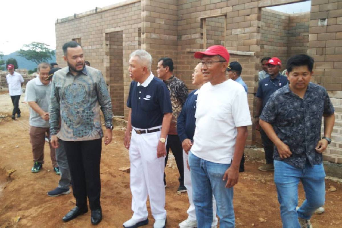 Pembangunan Huntap di Sumatera: Relawan dan Walikota Padang Tinjau Pembangunan Huntap 