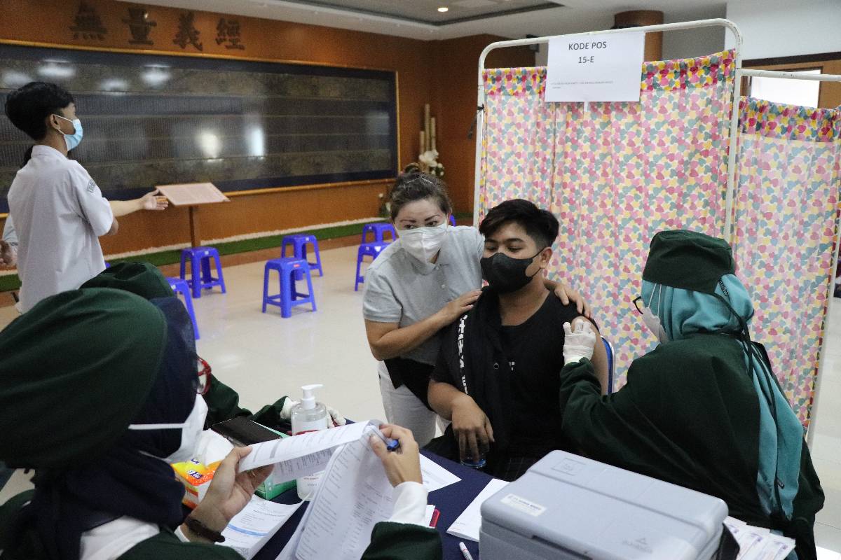 Tzu Chi Bandung dan UPT Puskesmas Garuda Hadirkan Sentra Vaksinasi Dosis 2 untuk Usia 12 Tahun ke Atas 