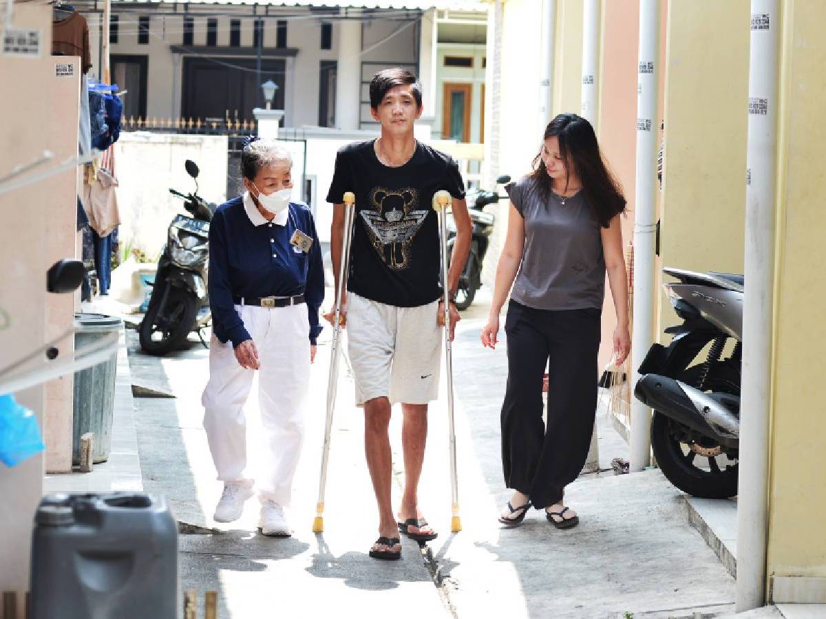 Kembali Menegakkan Kepala dan Mantap Berjalan