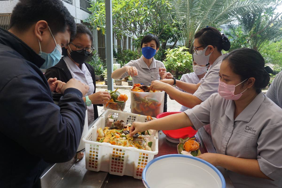 Bersumbangsih kepada Lingkungan dengan Membuat Ecoenzyme