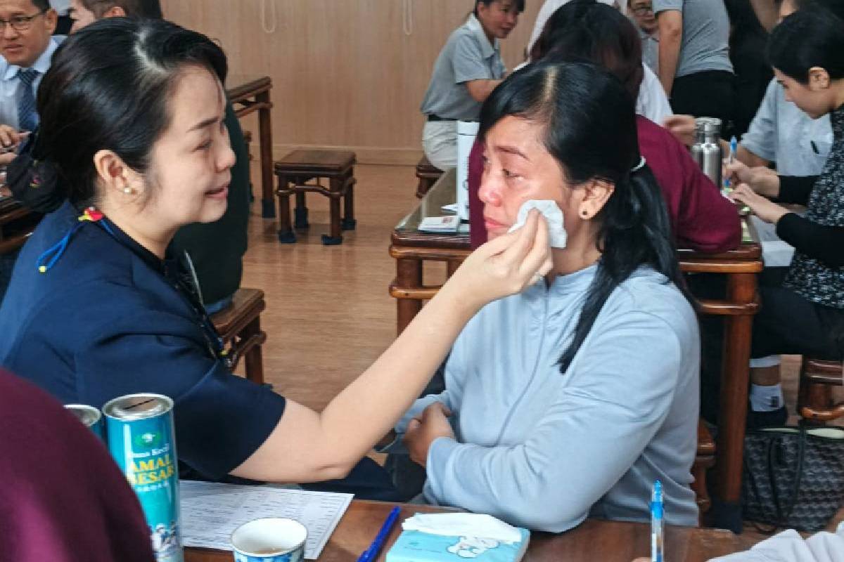 Di Tengah Hujan Deras, Sosialisasi Relawan Tzu Chi Tetap Berlangsung Penuh Makna