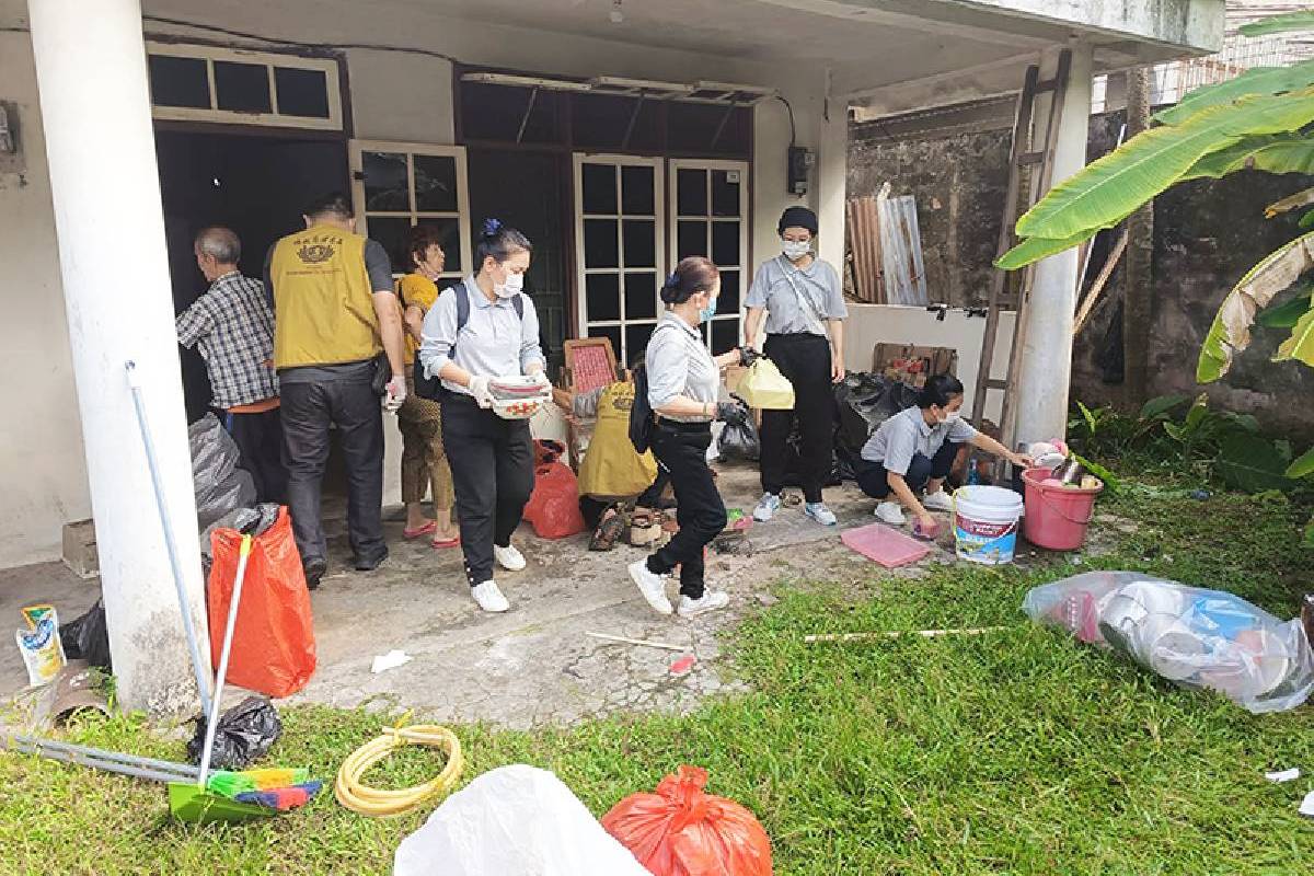 Penutup Akhir Tahun yang Manis Bagi Para Relawan Tzu Chi di Jambi 