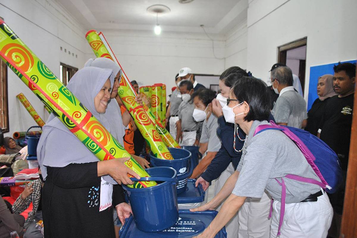 Hadir Menyebarkan Cinta Kasih untuk Para Korban Tanah Longsor