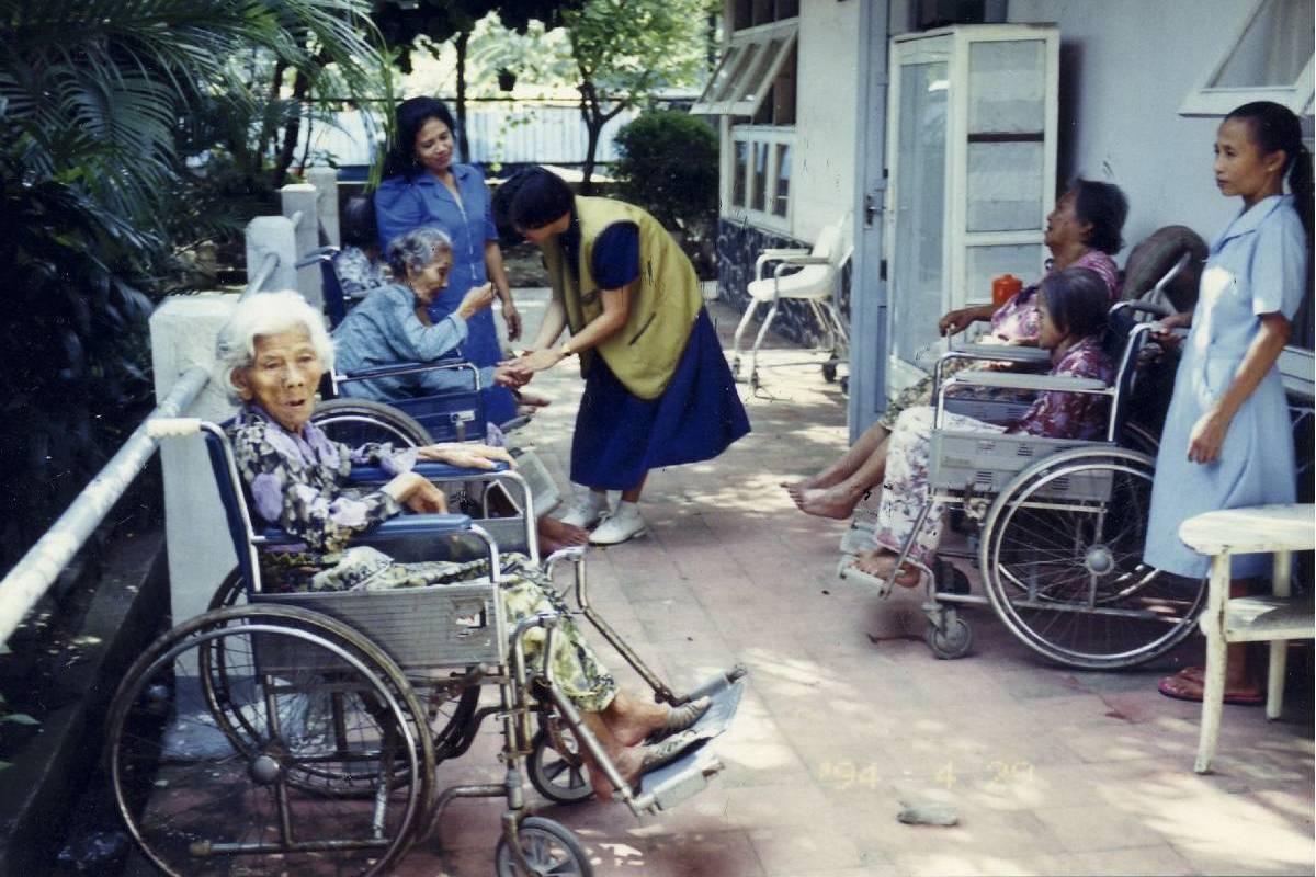 Bantuan Kemanusiaan di Masa Awal (1993-1998)