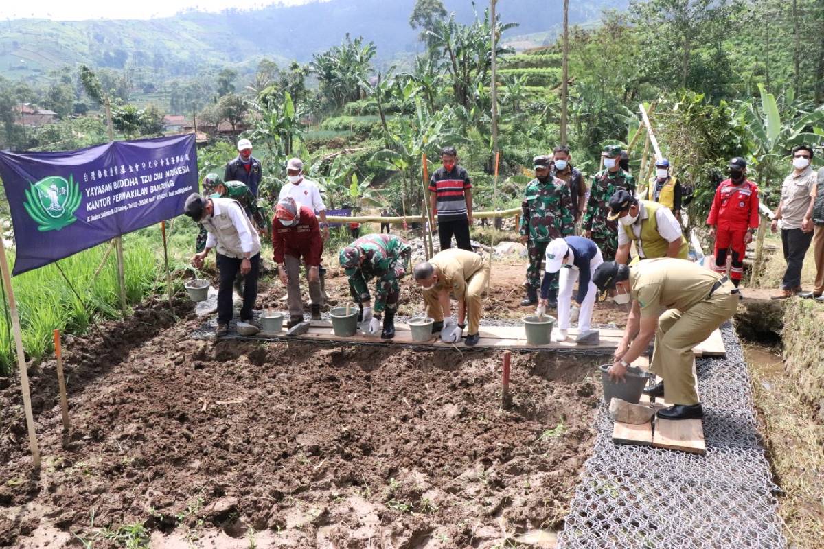 Pembangunan Jembatan Gantung di Kabupaten Bandung