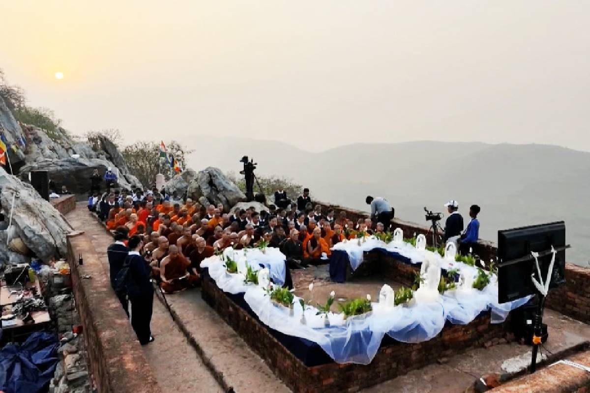 Ceramah Master Cheng Yen: Menyatu dengan Hati Buddha yang Penuh Cinta Kasih dan Welas Asih
