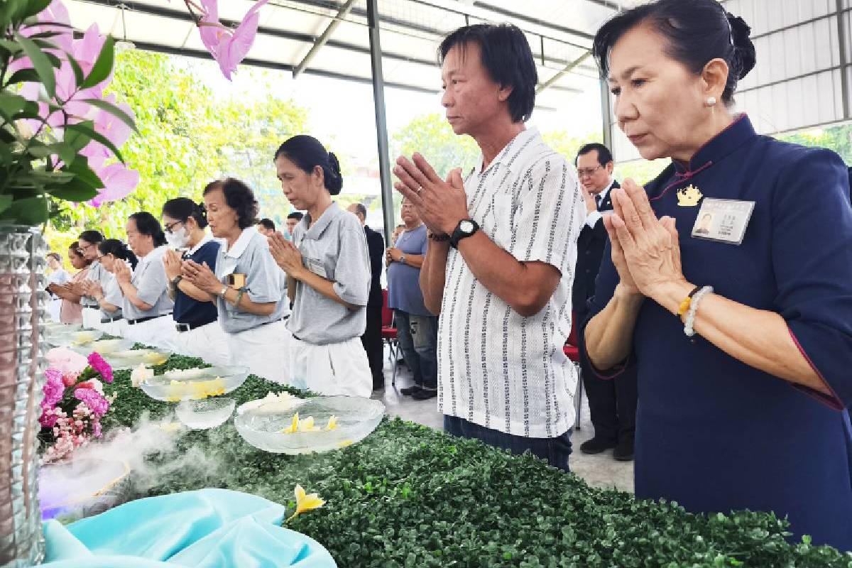 Dari Batin yang Tersucikan, Doa untuk Dunia yang Damai