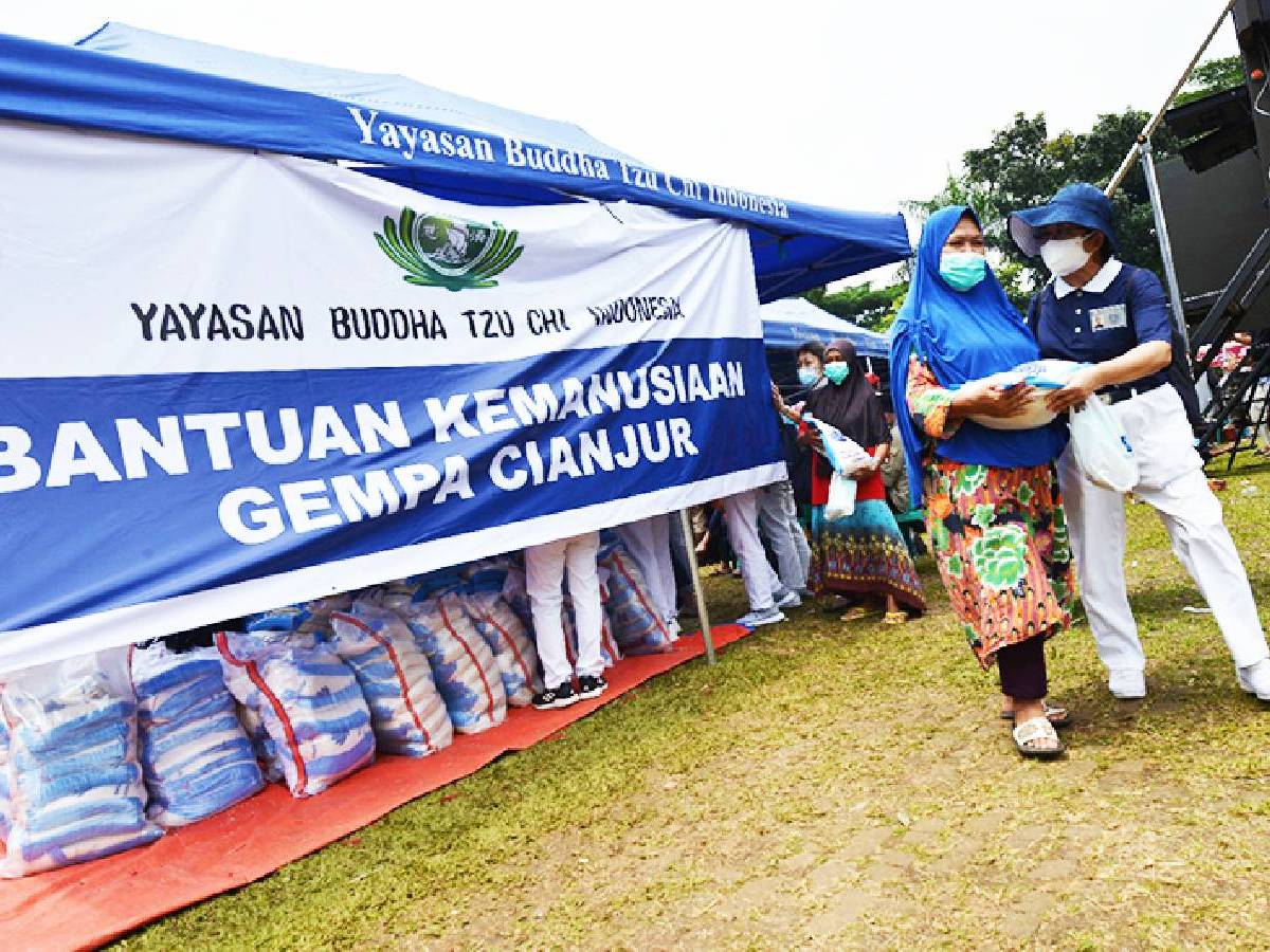 Bersinergi untuk Kemanusiaan, Relawan Tzu Chi Terus Membantu Warga Cianjur