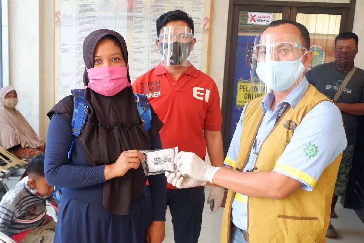 Masker Kain untuk Warga Desa Banjar Negeri dan Haduyang, Lampung