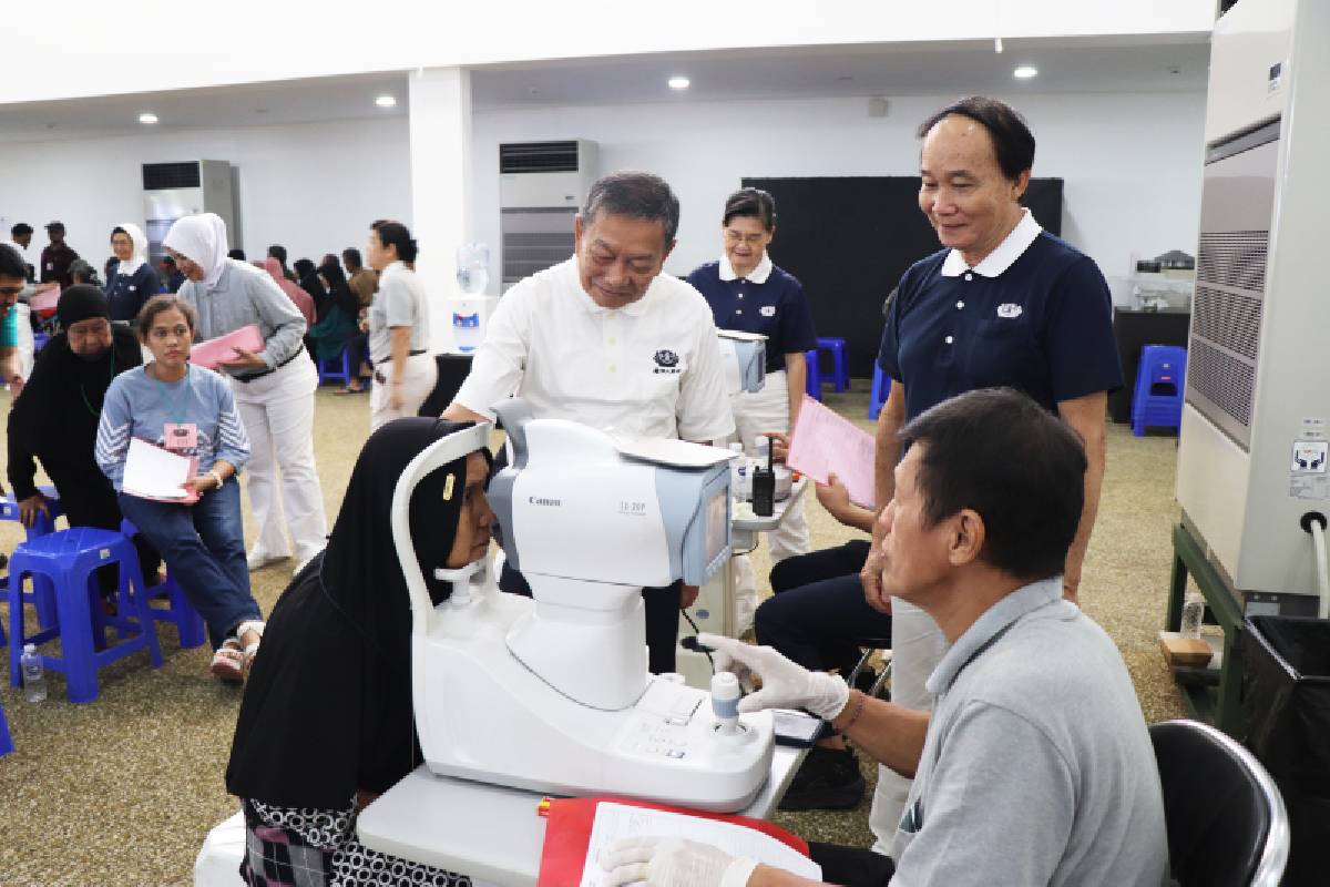 Tzu Chi dan Summarecon Bandung Gelar Skrining Katarak Gratis untuk Masyarakat