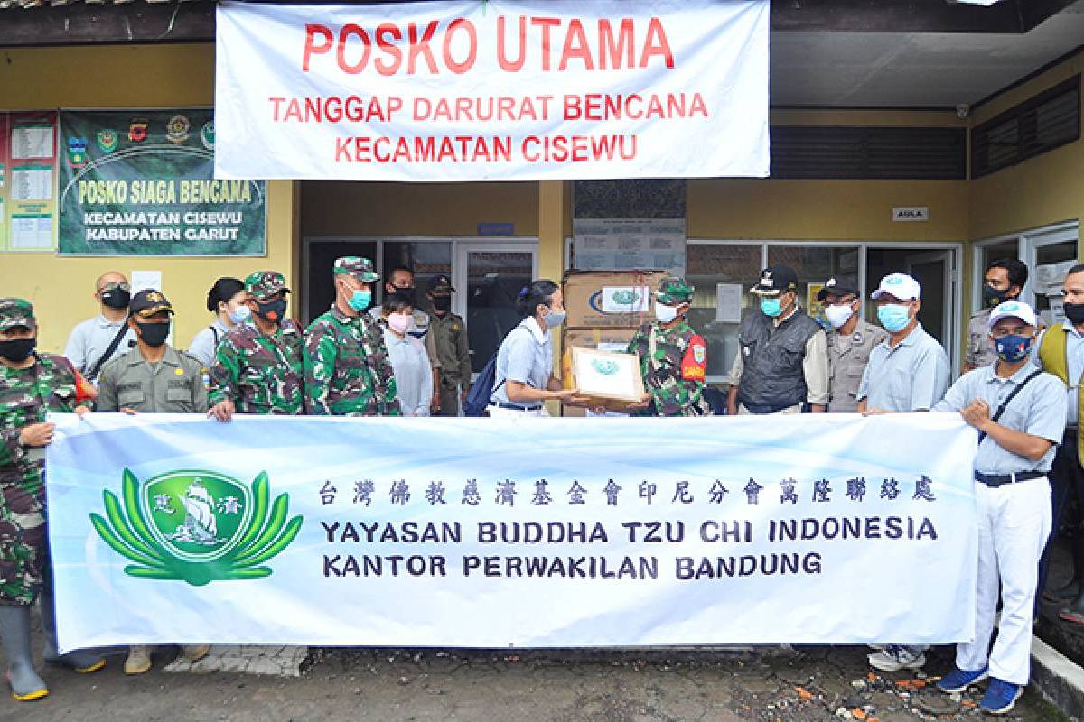 Perhatian Bagi Korban Longsor di Garut