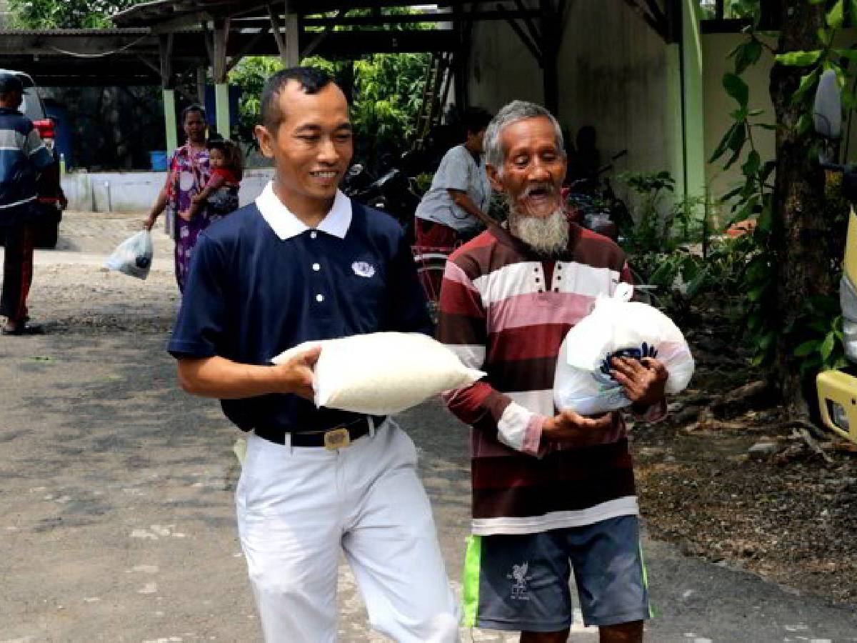 Relawan Tzu Chi Surabaya: Purwanto