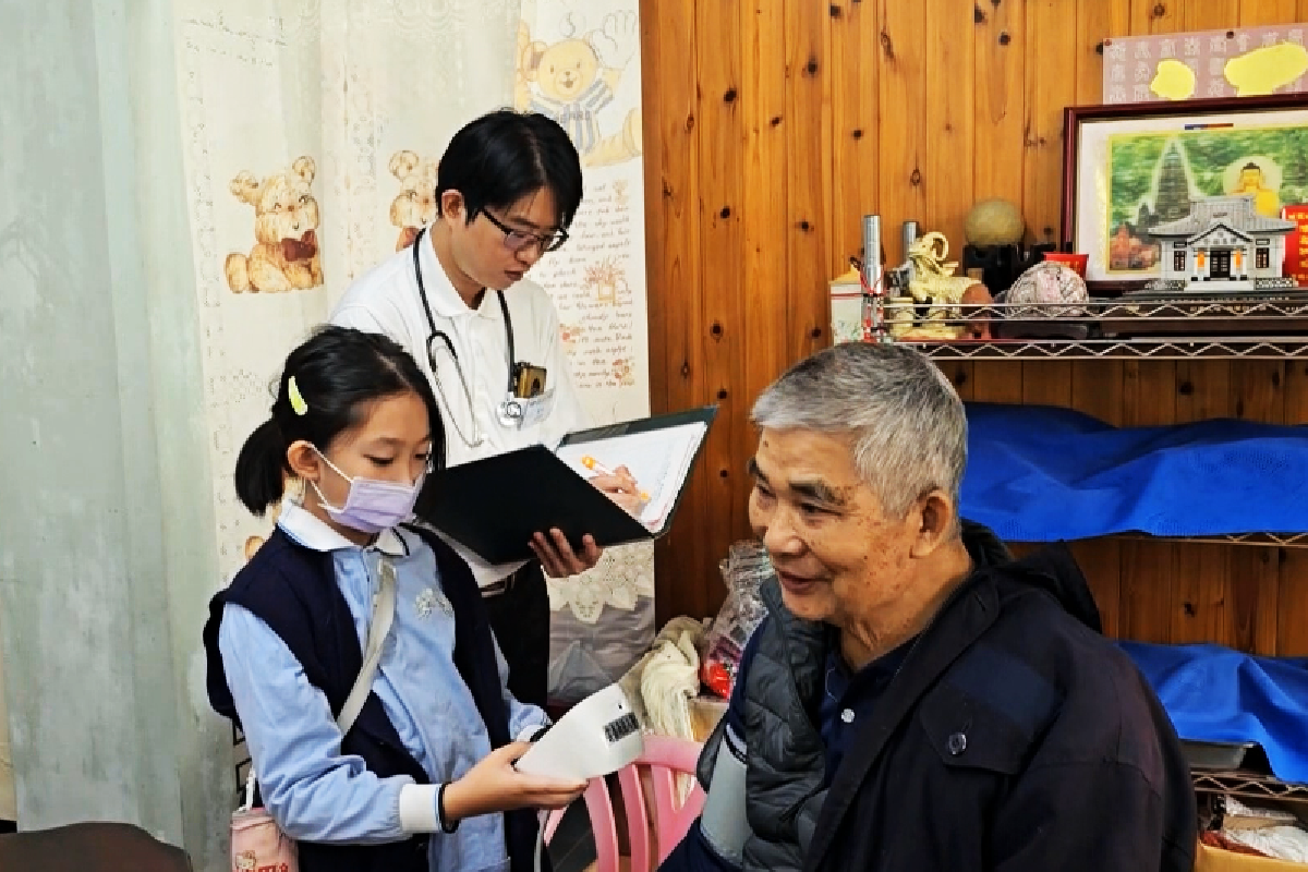 Ceramah Master Cheng Yen: Mitra Bajik Saling Menerangi dan Mewariskan Kebajikan dalam Keluarga