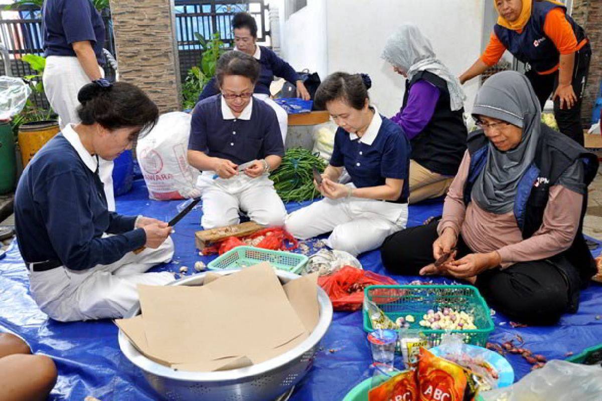 Banjir Bandung: Memasak untuk Warga