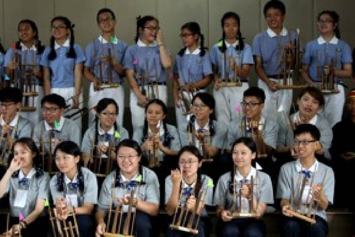 Senangnya Belajar Angklung 