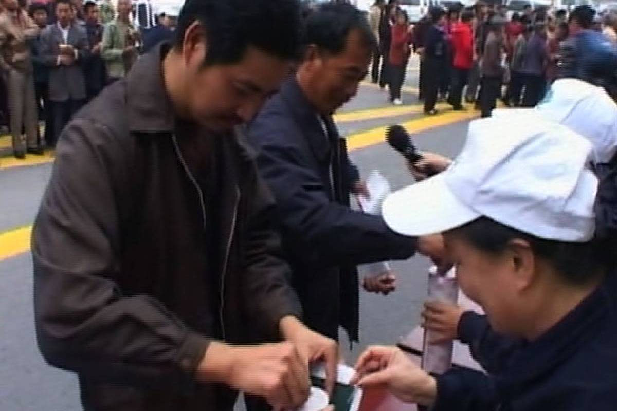 Ceramah Master Cheng Yen: Tetes-tetes Cinta Kasih Terhimpun Lewat Celengan Bambu