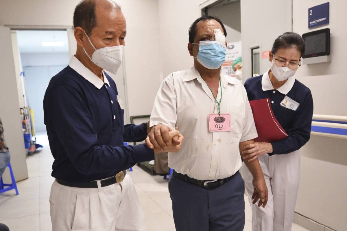 Baksos Kesehatan Tzu Chi ke-138: Terbebas dari Katarak, Karsam Kembali Bersemangat 