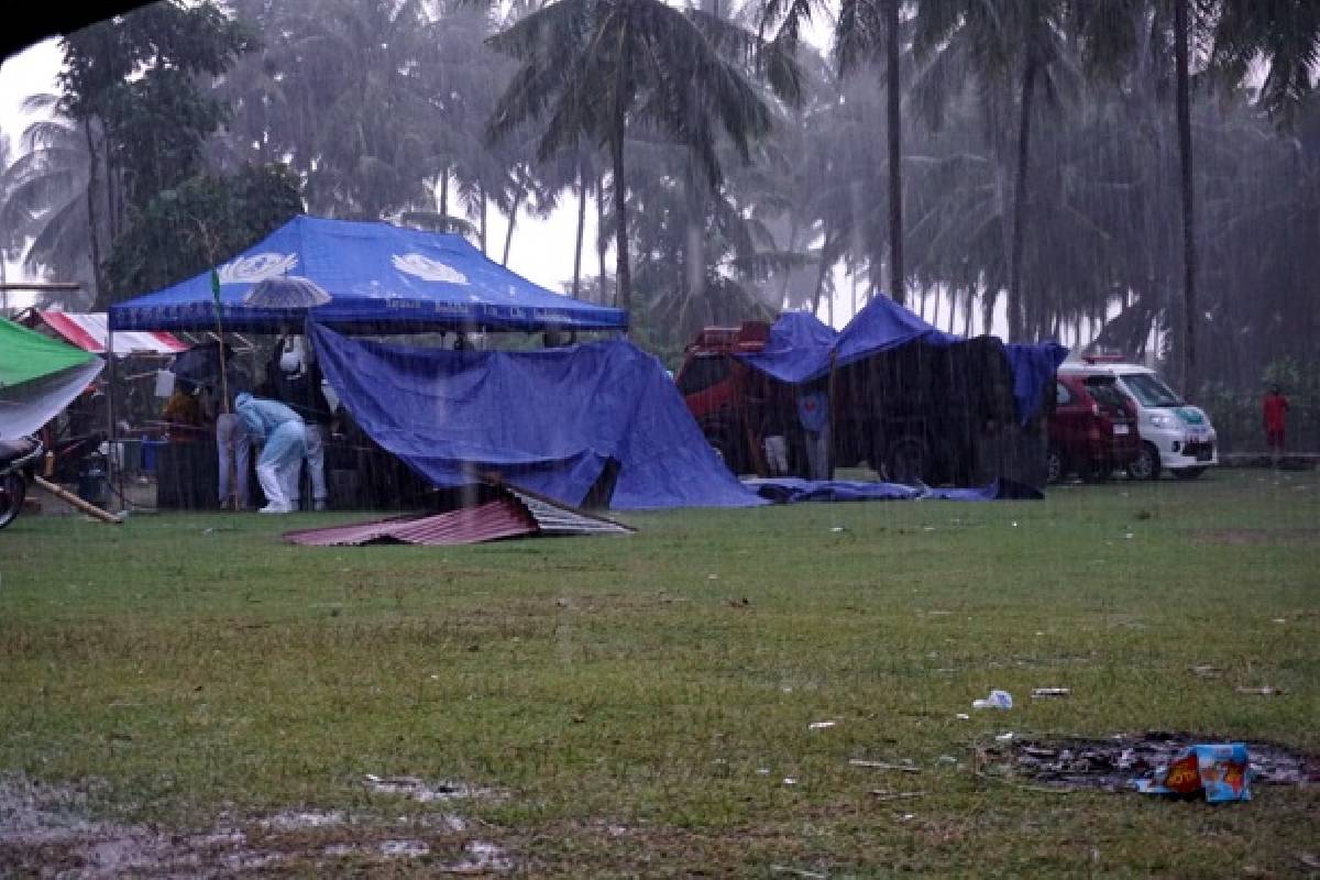 Gempa Palu: Panas dan Hujan Tak Pernah Menjadi Alasan