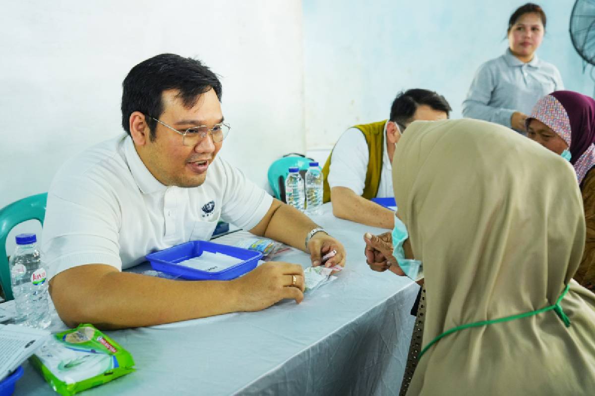 Tzu Chi Memberikan Layanan Kesehatan Gratis di Desa Gondoriyo, Semarang