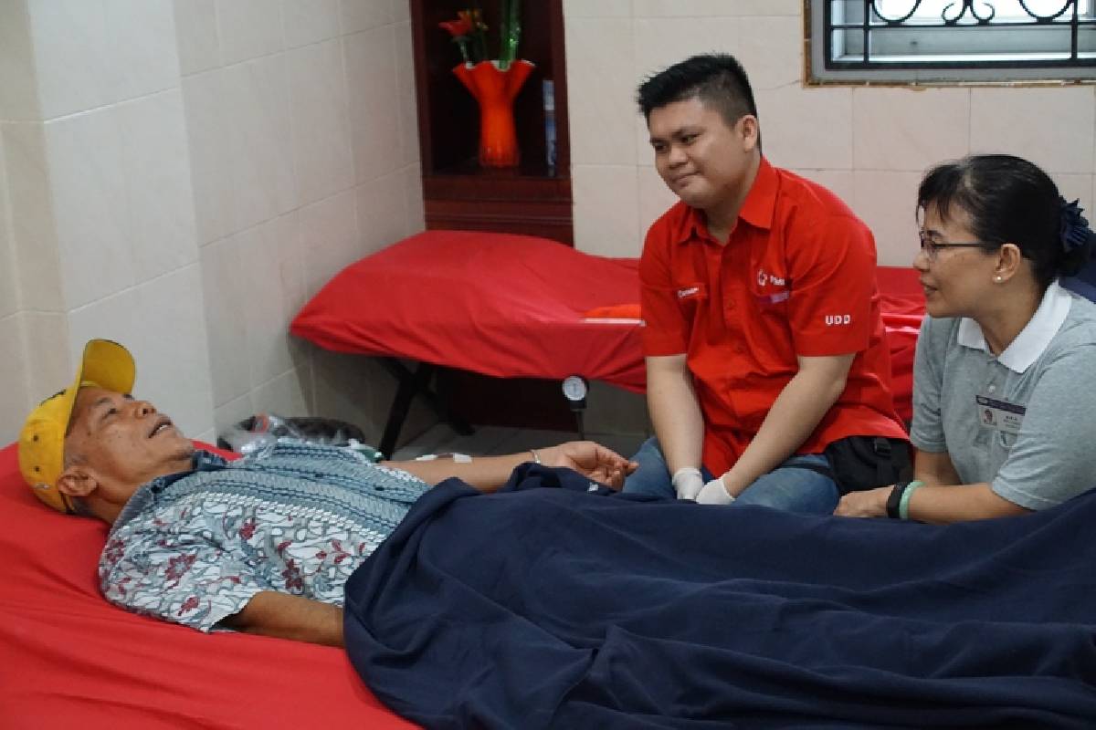 Berbagi Kasih Dengan Donor Darah