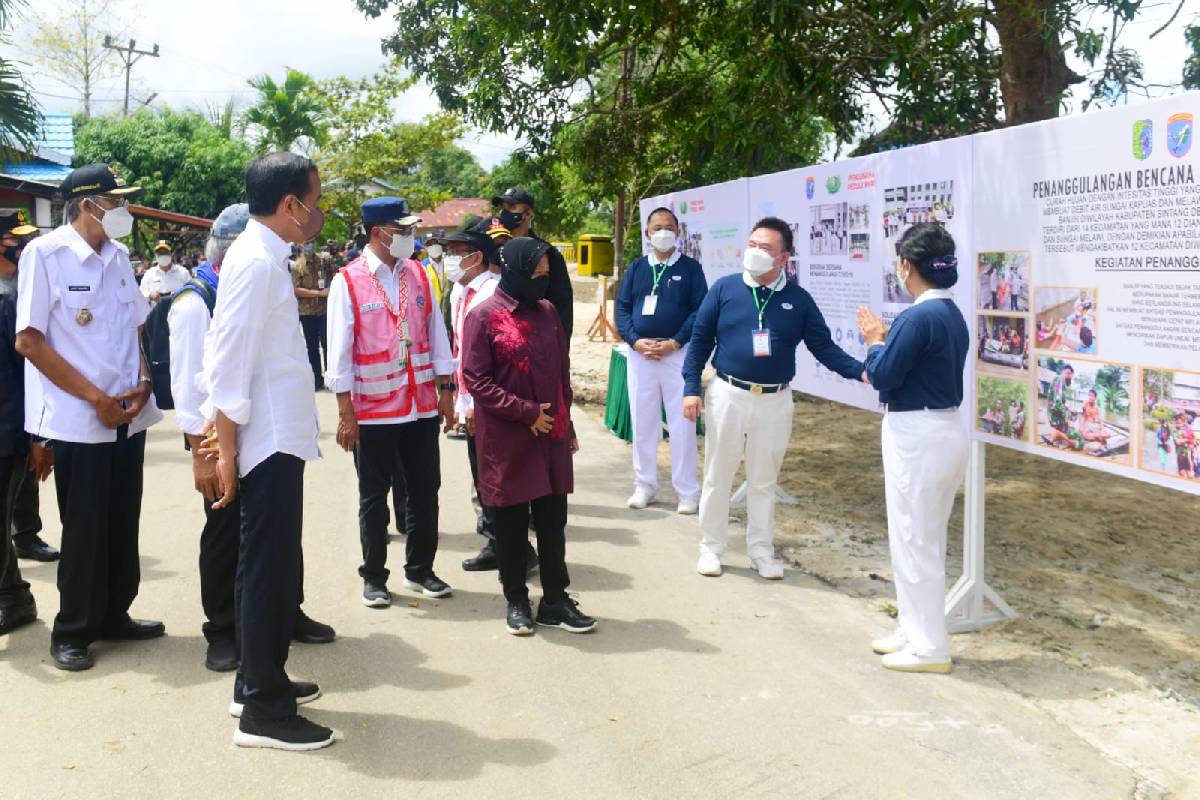 Presiden Joko Widodo Meninjau Bantuan Tzu Chi di Sintang