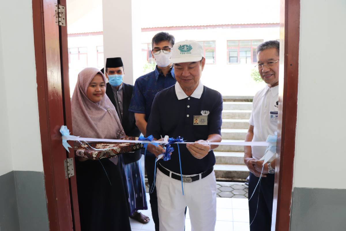 Tzu Chi Bandung Bantu Renovasi Gedung Sekolah Usai Gempa Cianjur
