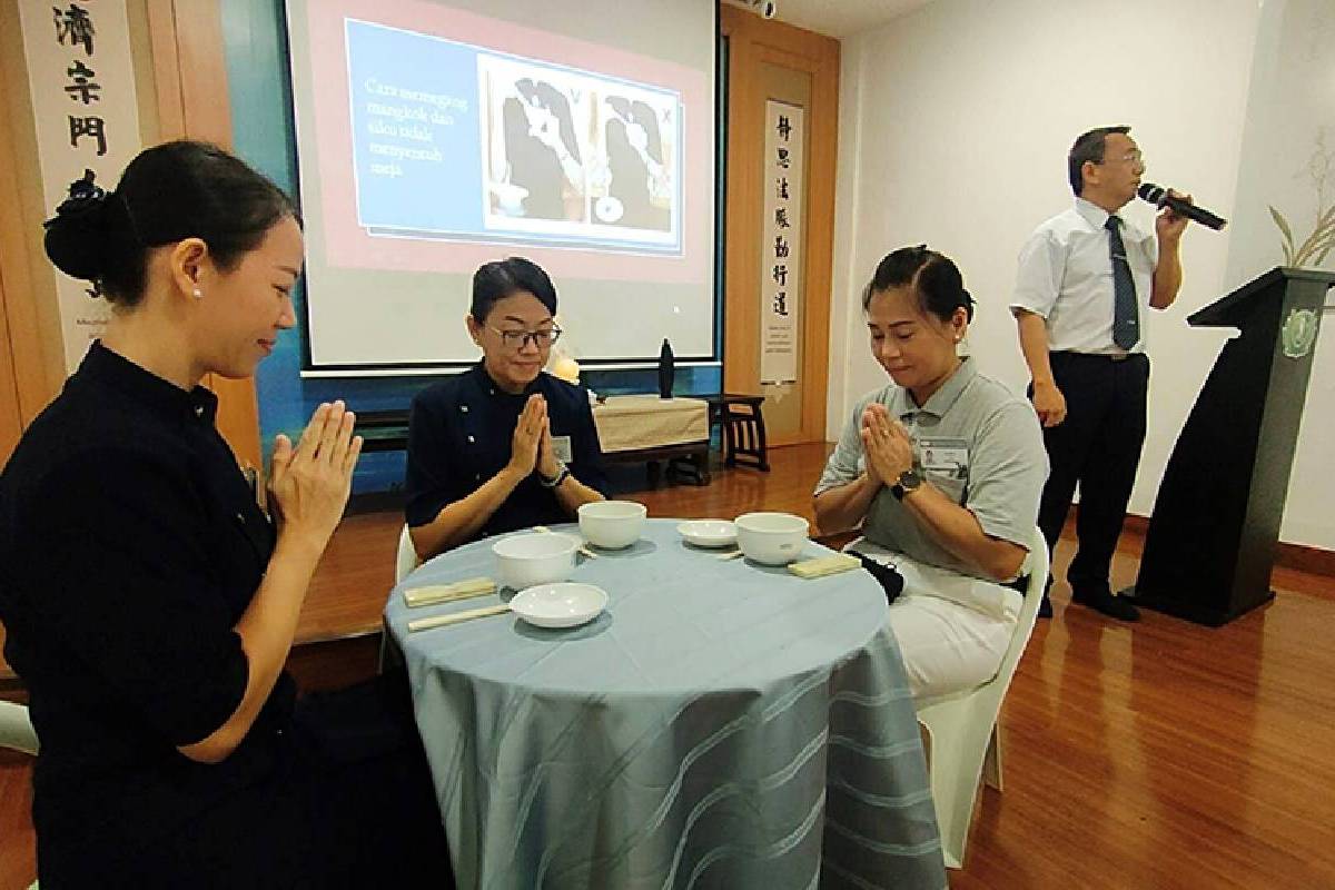 Pelantikan Relawan Abu Putih Tzu Chi Selatpanjang