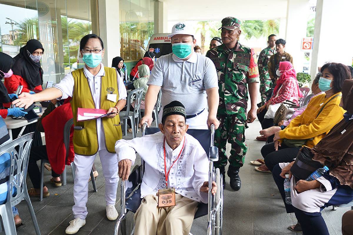 Baksos Kesehatan Tzu Chi ke-142 di Lampung: Pterygium Hilang, Senyum Sumiyati pun Mengembang