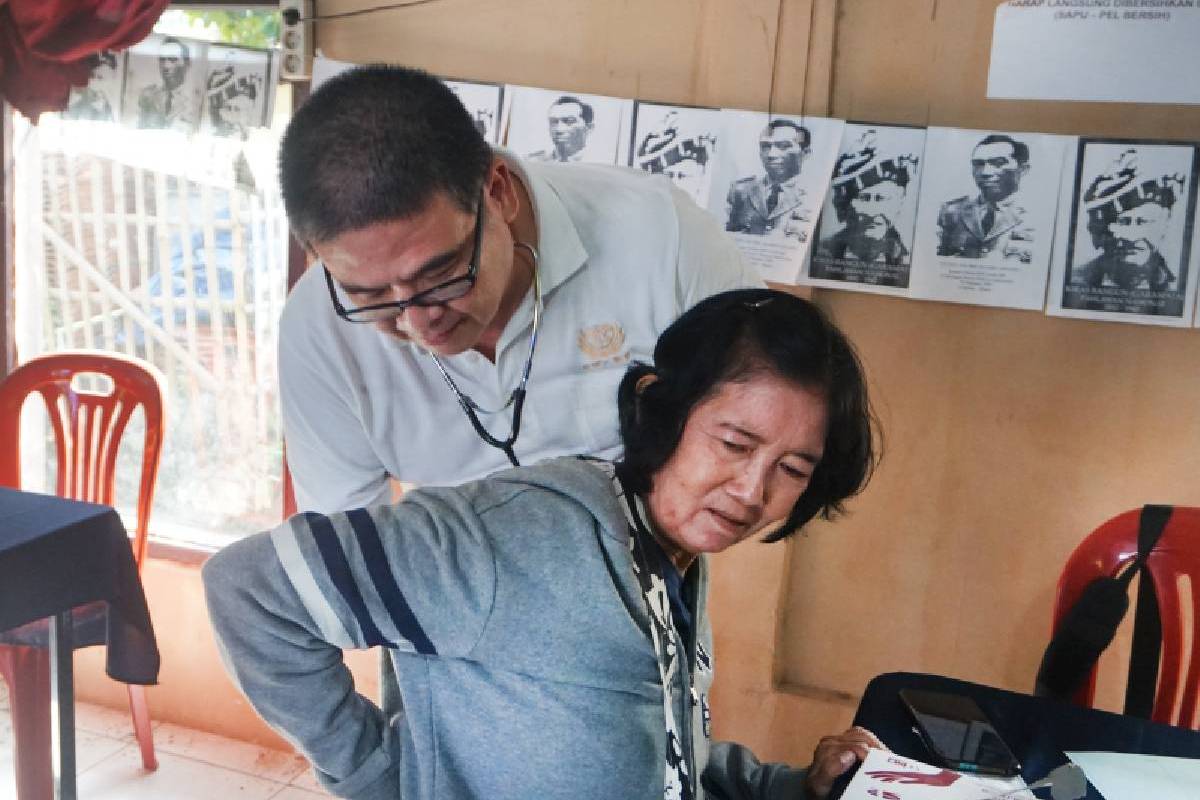 Peduli Kesehatan Lansia di Kampung Pemulung